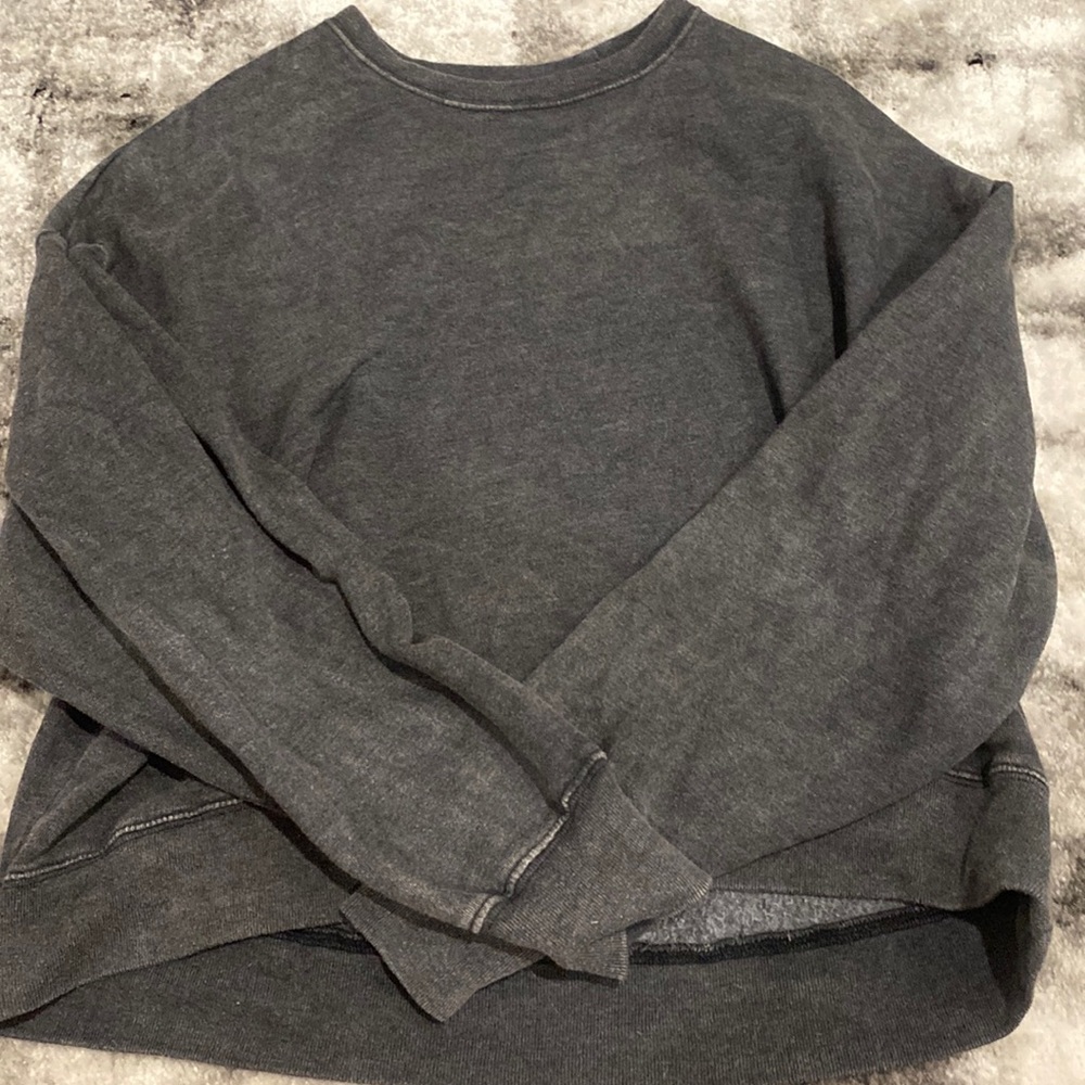 Cropped crewneck